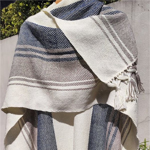 Ruanas tejidas en telar artesanales Wenuntu